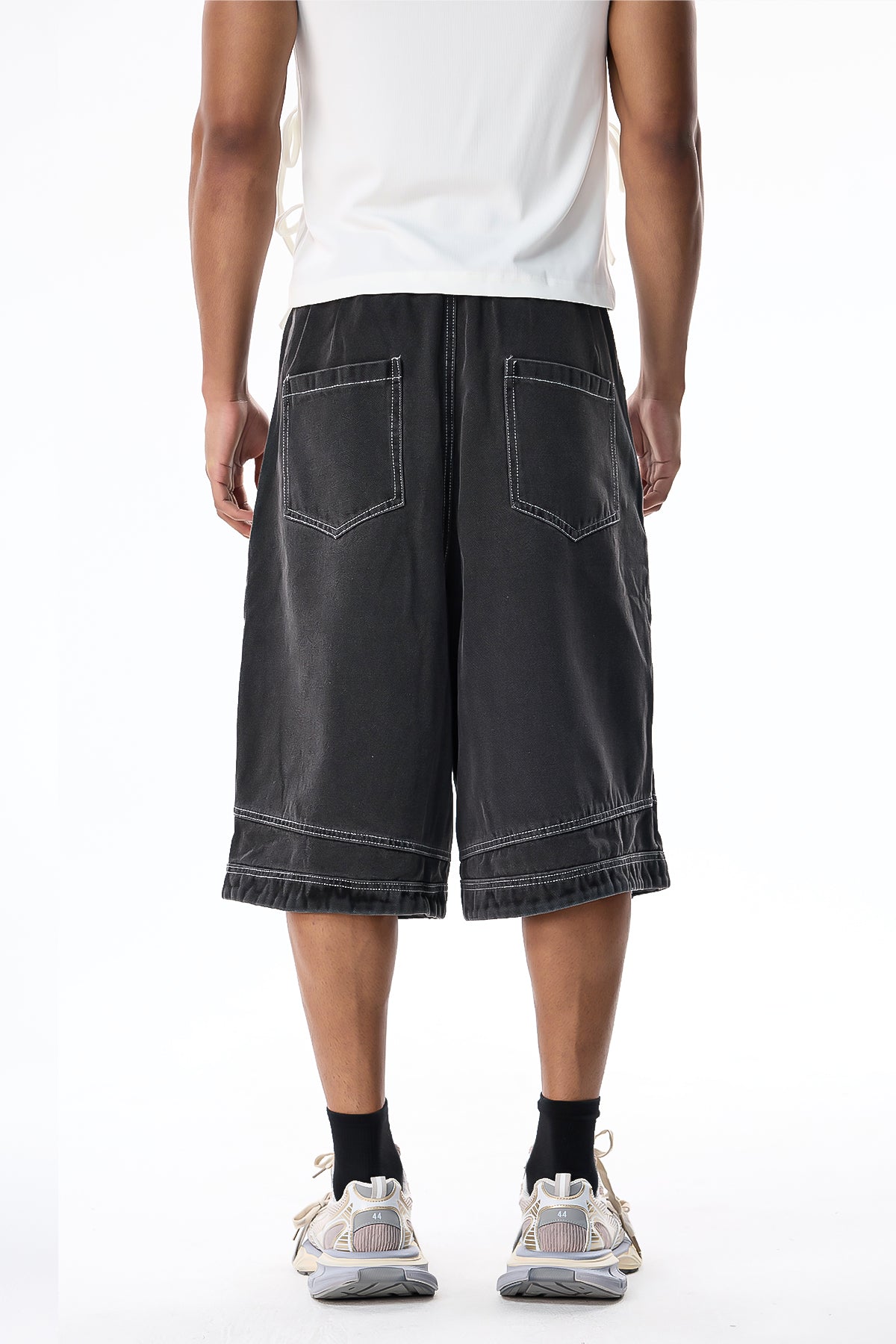 Arc Layer Embroidered Denim Capri Pants