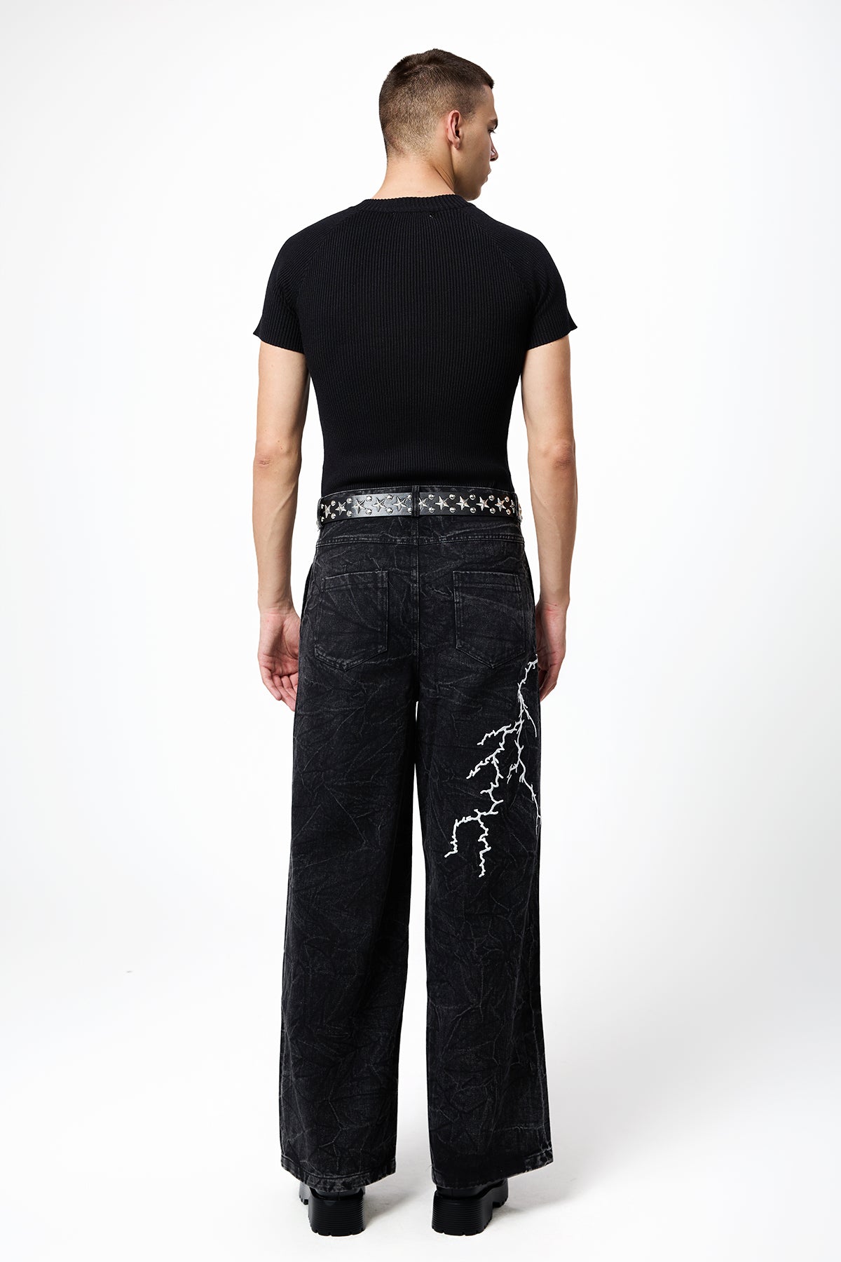 Clean Noir Zipper Knit Top