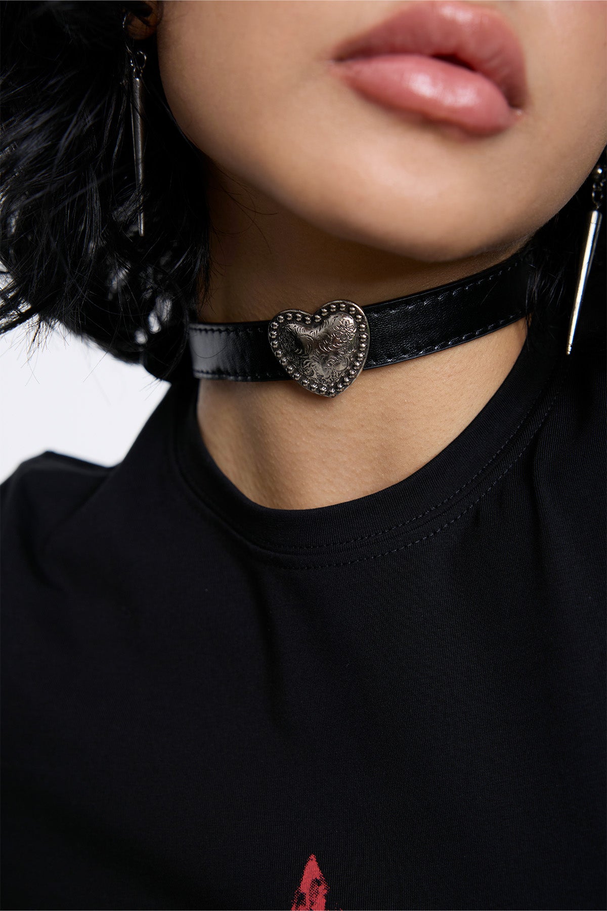 Deep Wrap Leather Heart Choker