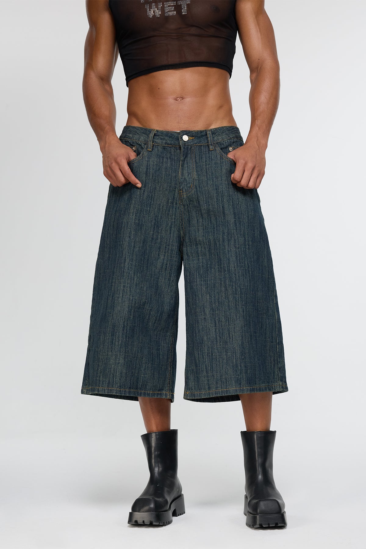 Distressed Line Wide Leg Capri Jeans