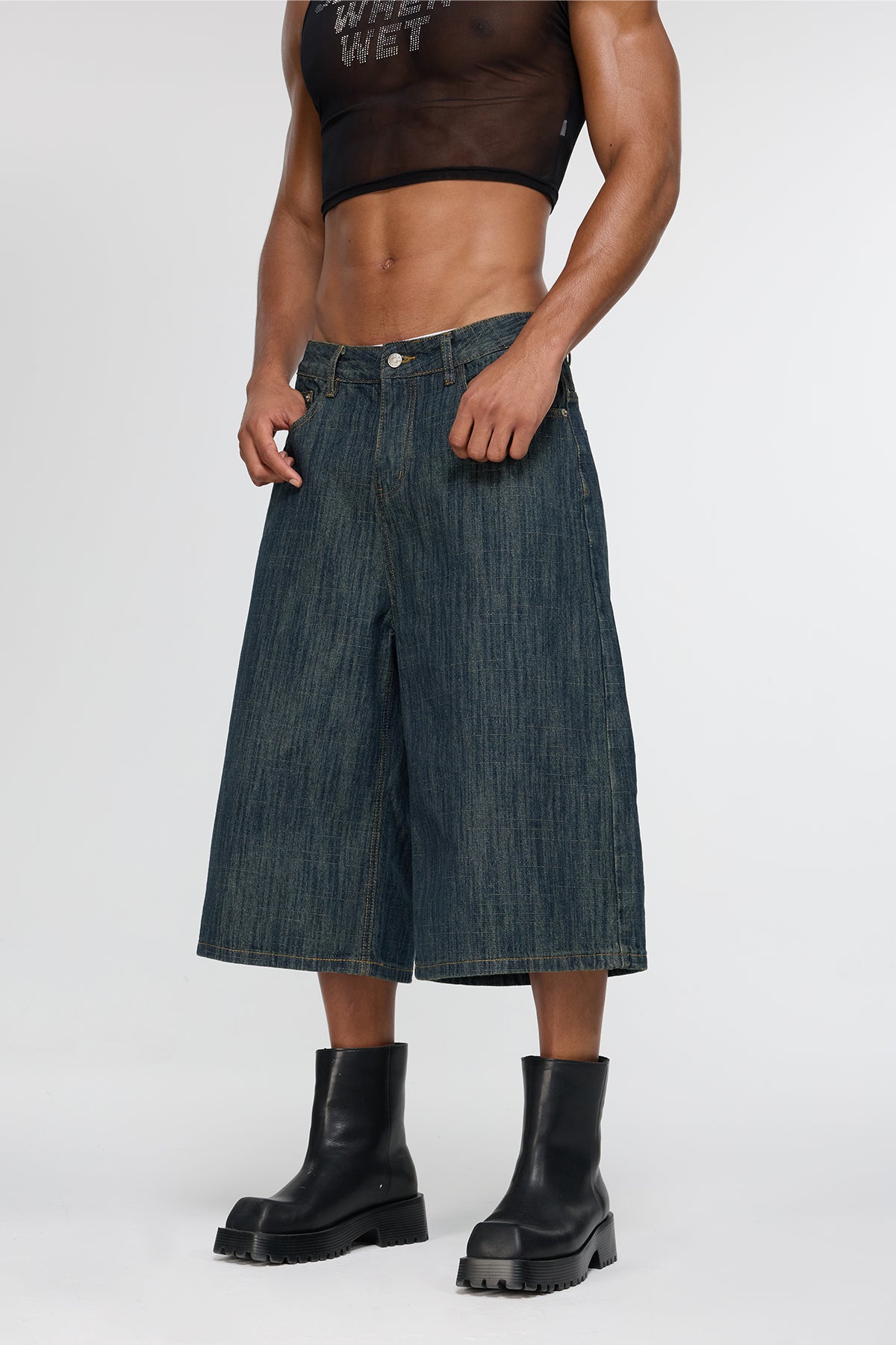 Distressed Line Wide Leg Capri Jeans