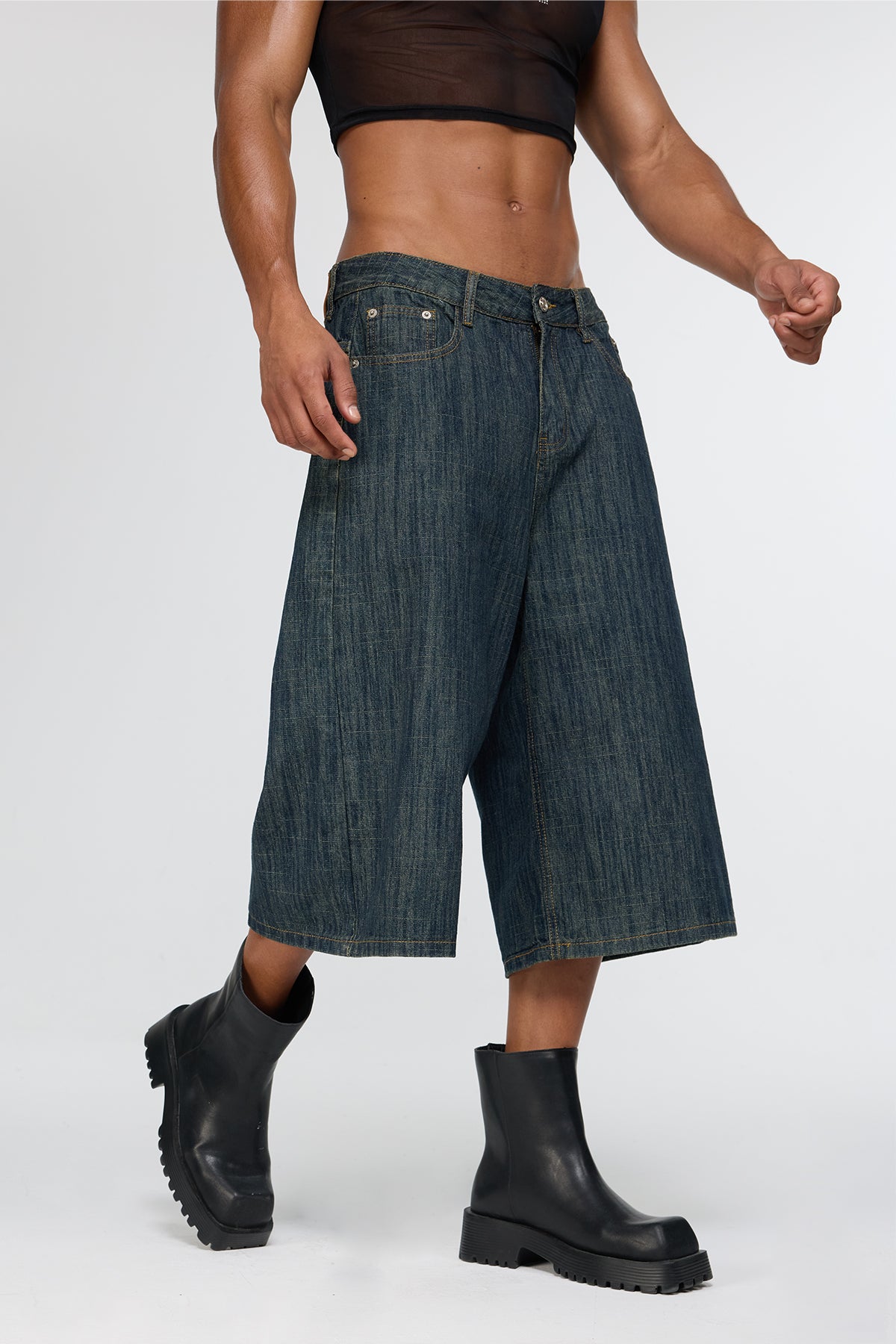 Distressed Line Wide Leg Capri Jeans