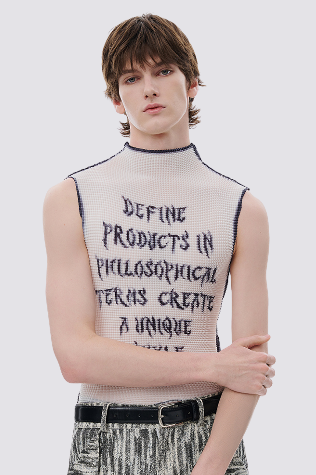 Edge Curve Print Sleeveless Top