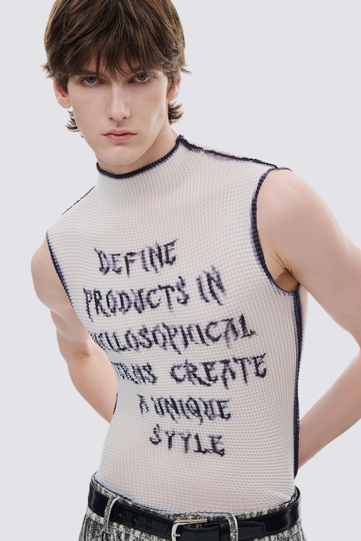 Edge Curve Print Sleeveless Top