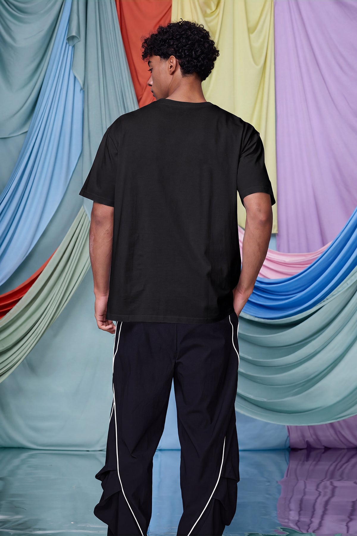 Fluid Graphic Print T-Shirt Schwarz