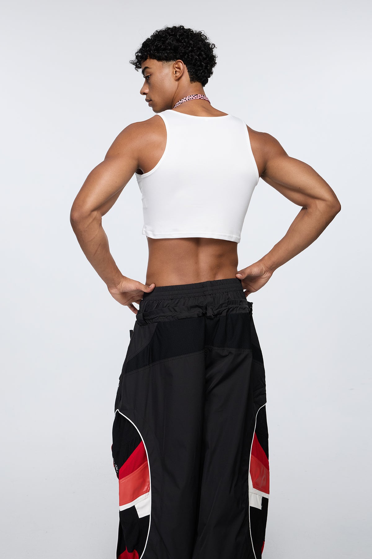 Fragmented Line Lip Print Crop Top