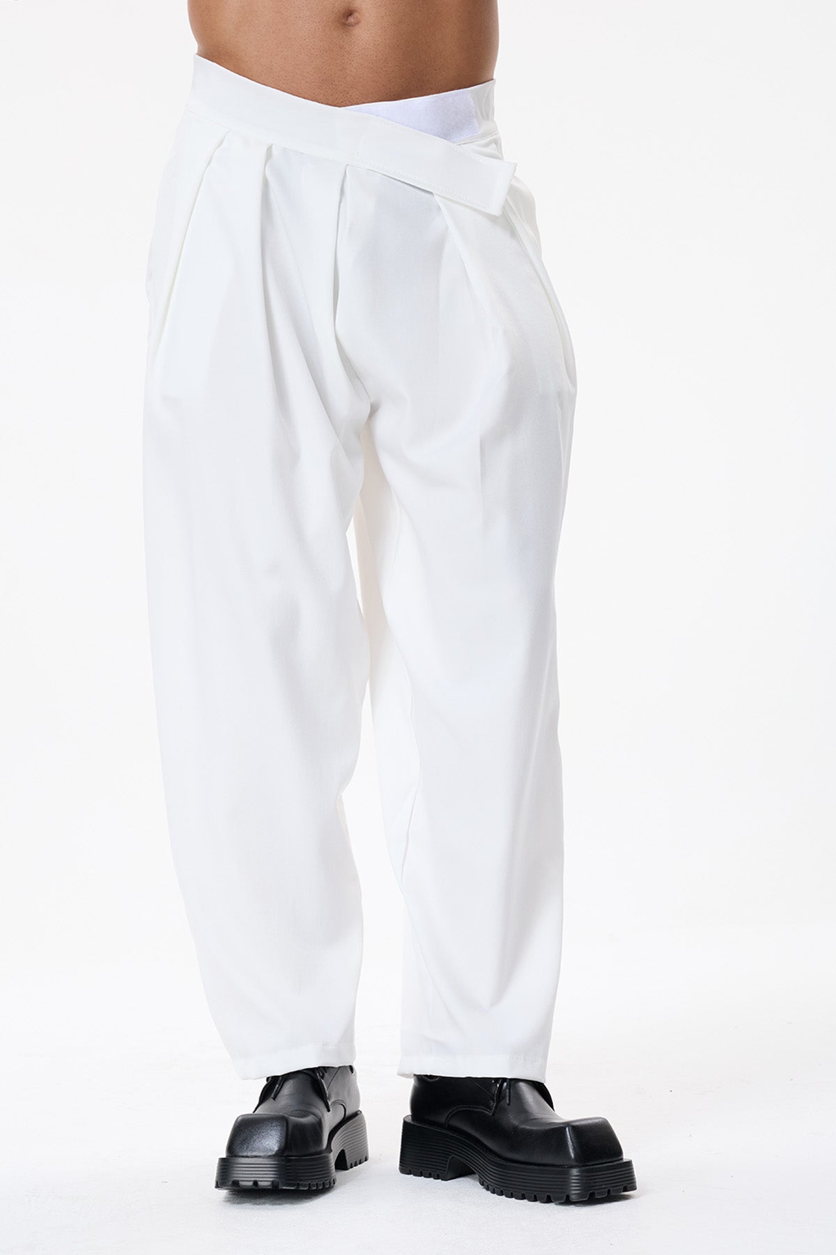 Glow Path Velcro Ruched Straight Pants White