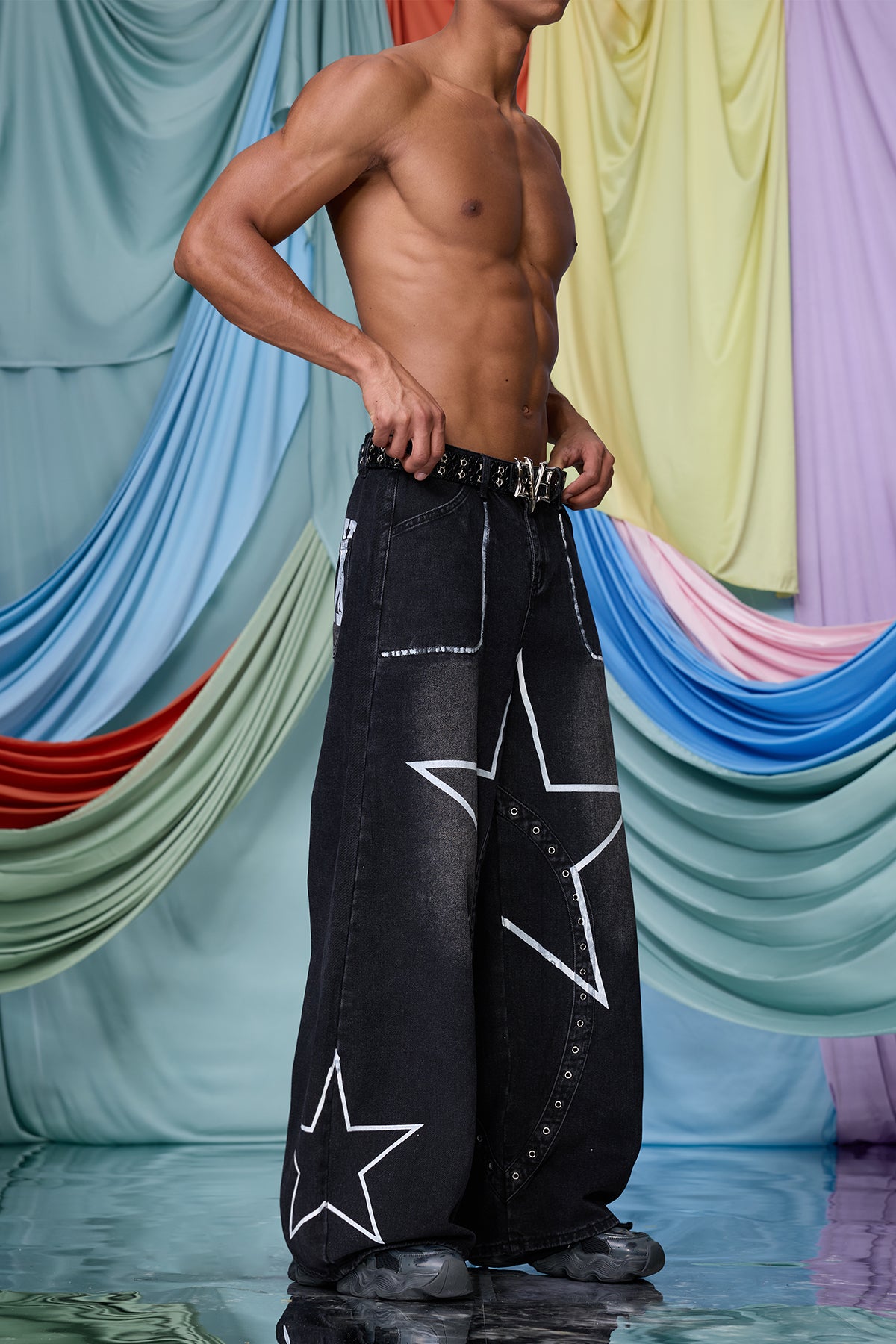 Kinetic Twill Star Graffiti Barrel Jeans