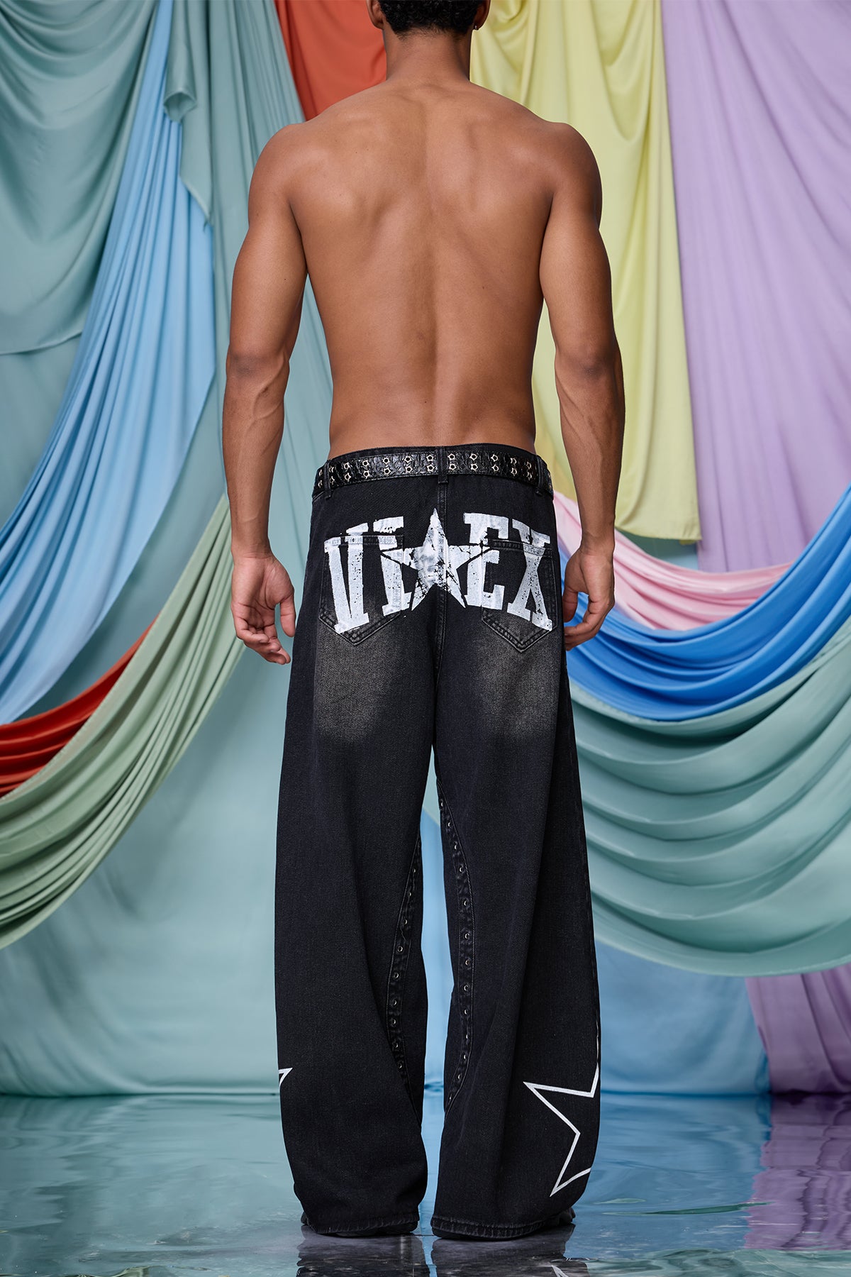 Kinetic Twill Star Graffiti Barrel Jeans