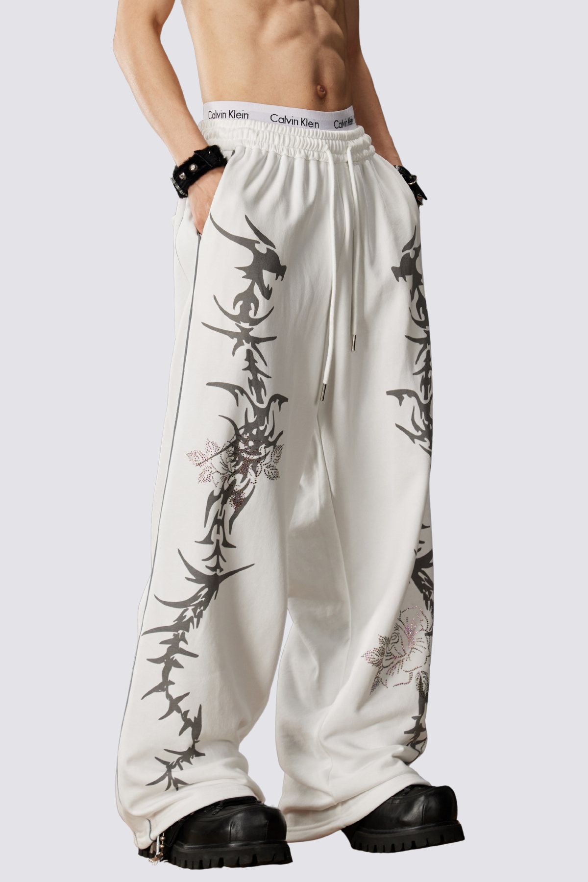 Light Transit Thorn Print Rhinestone Straight Pants White