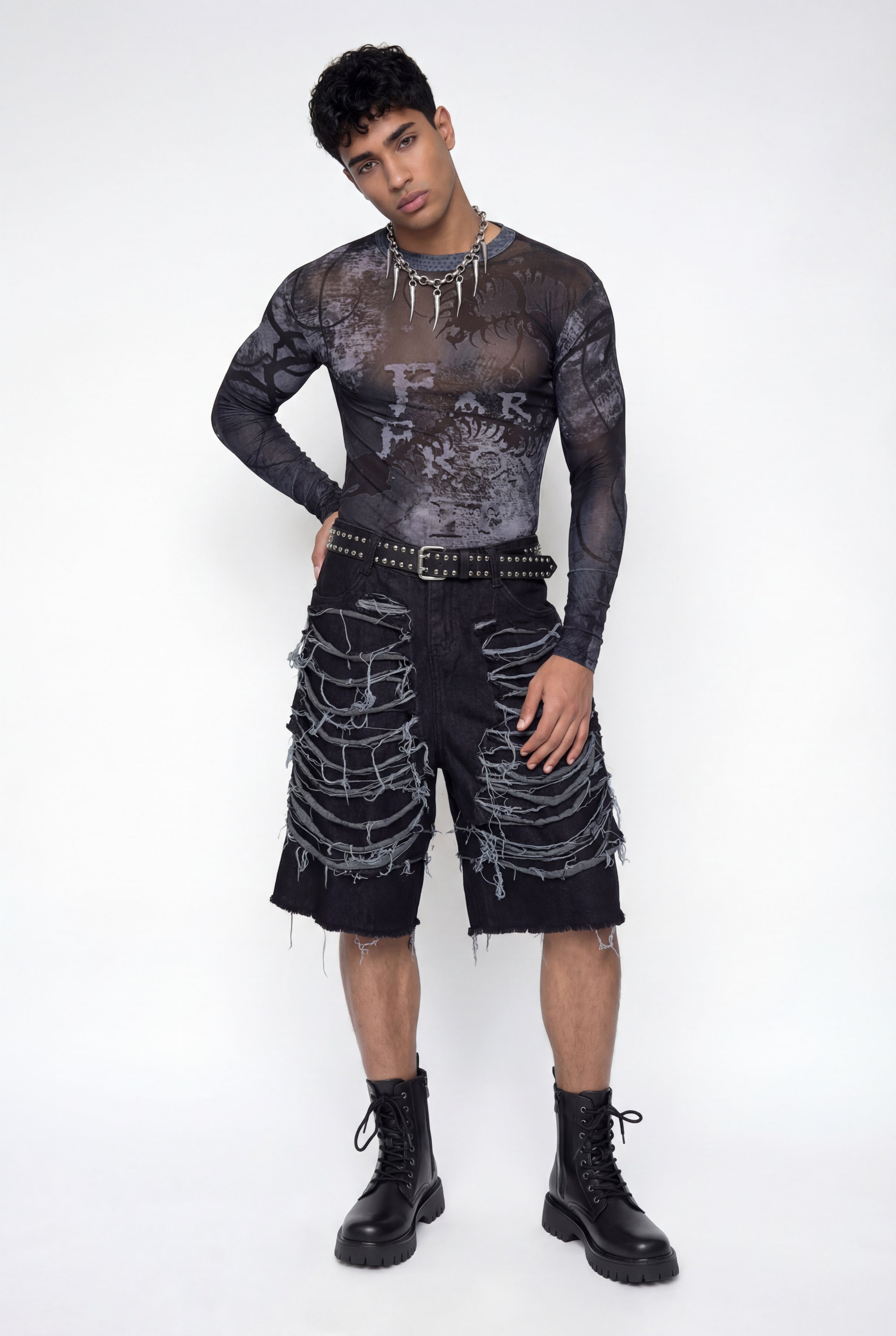 Schwarzes Langarmshirt mit leichtem Kontrastprint