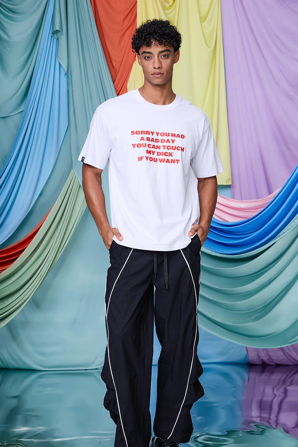 Linear Sketch Print T-Shirt White