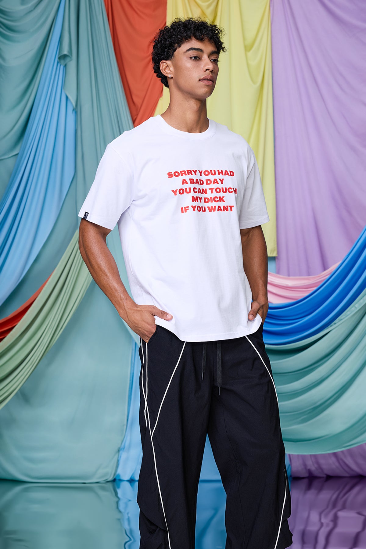 Linear Sketch Print T-Shirt White