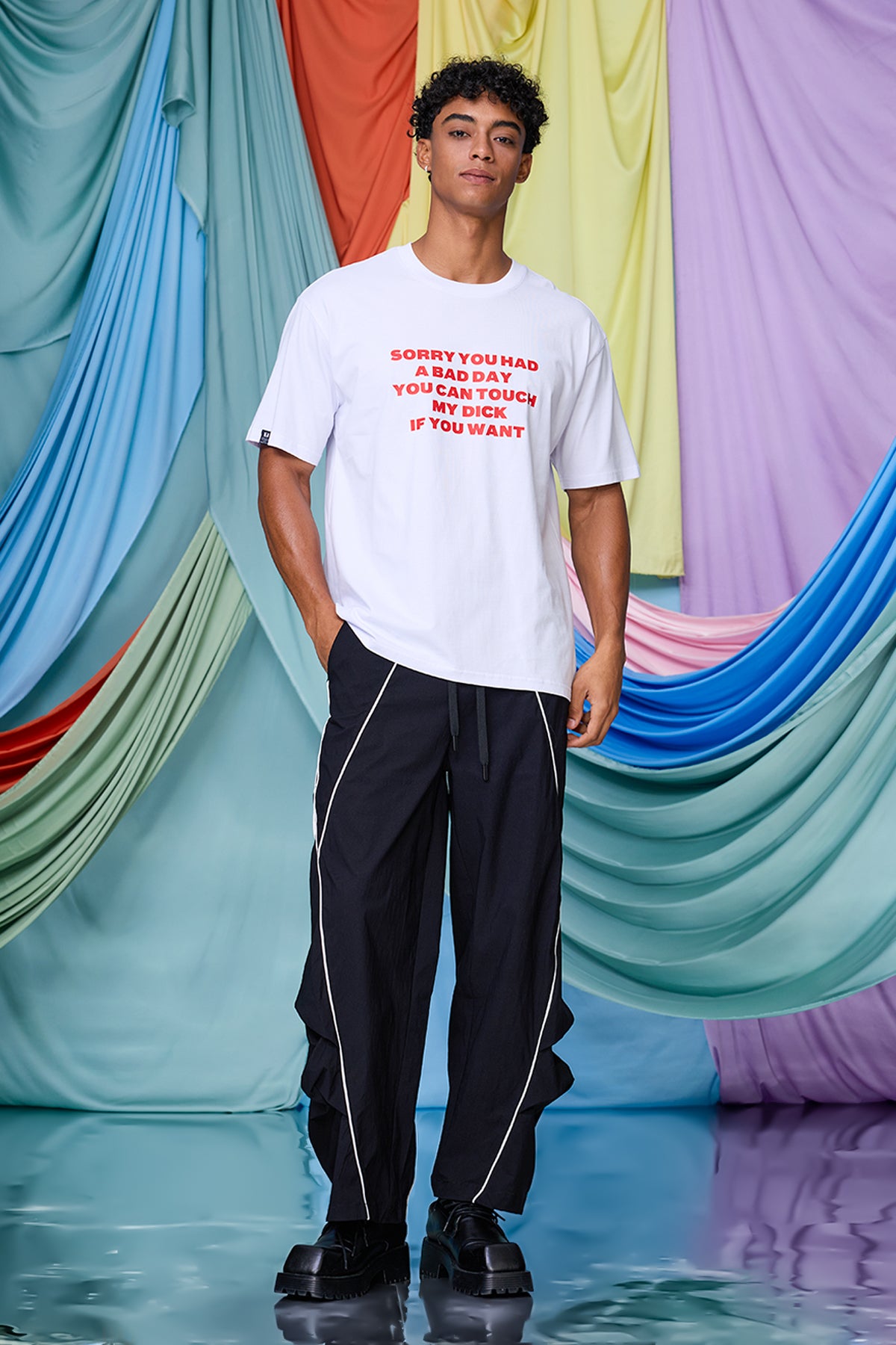 Linear Sketch Print T-Shirt White