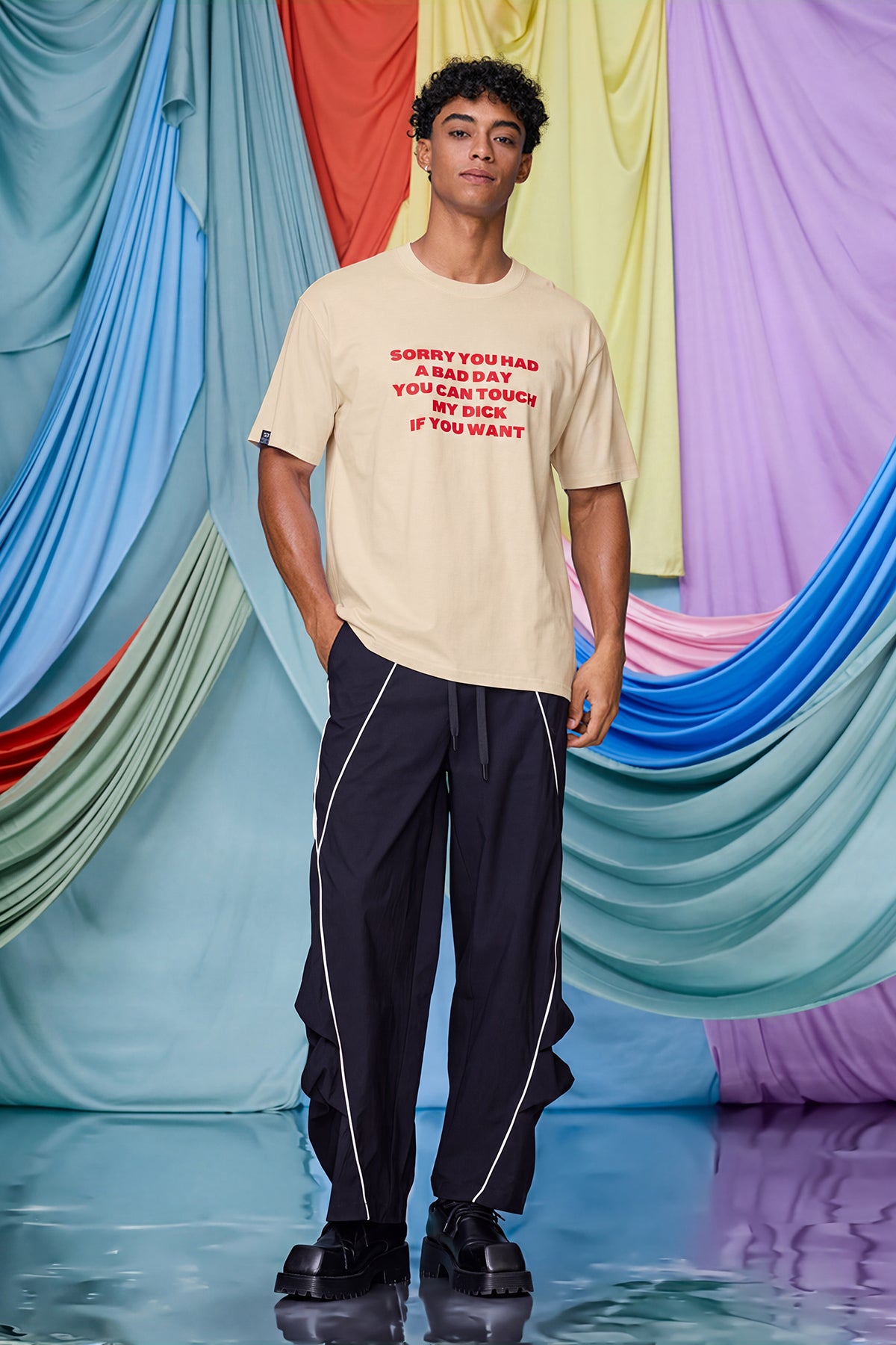 Linear Sketch Print T-Shirt Beige