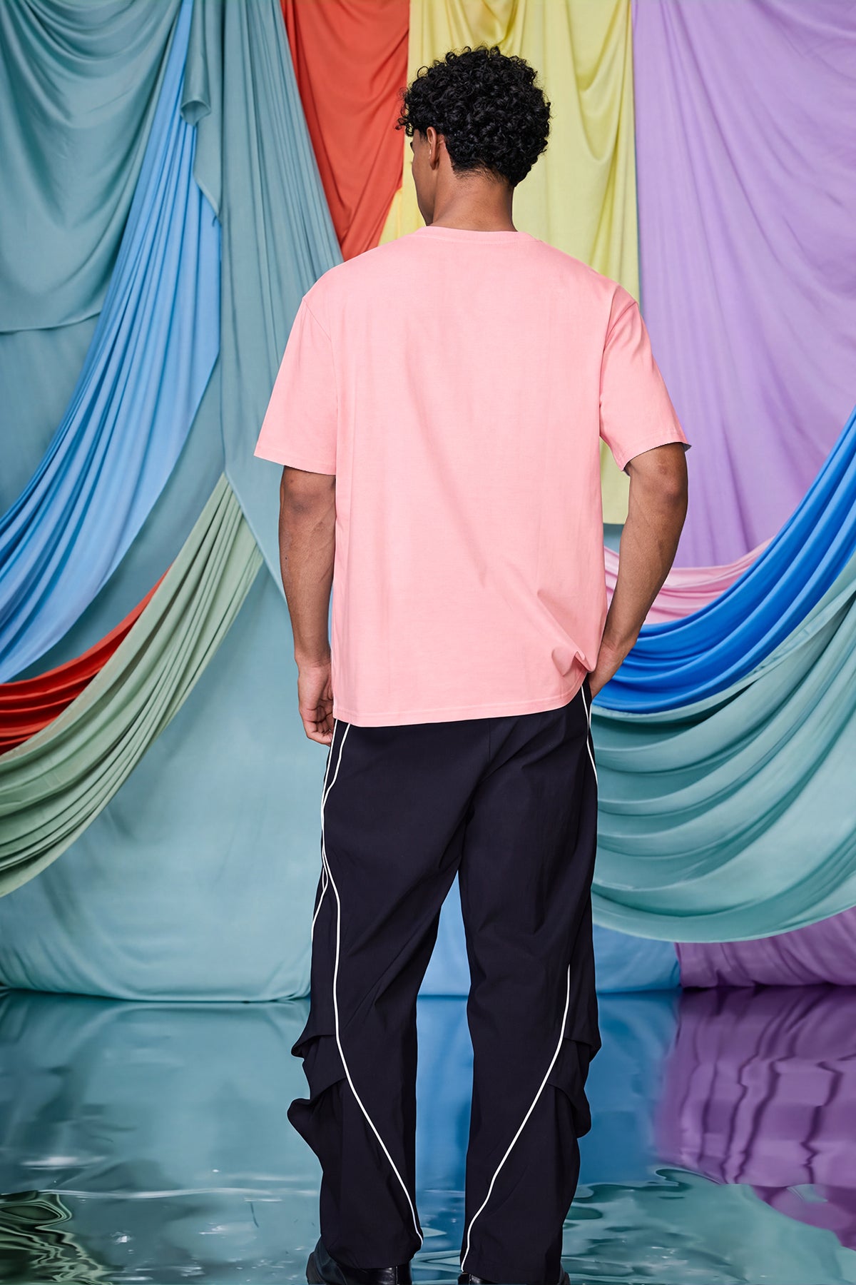 T-Shirt mit Linear-Sketch-Print in Pink