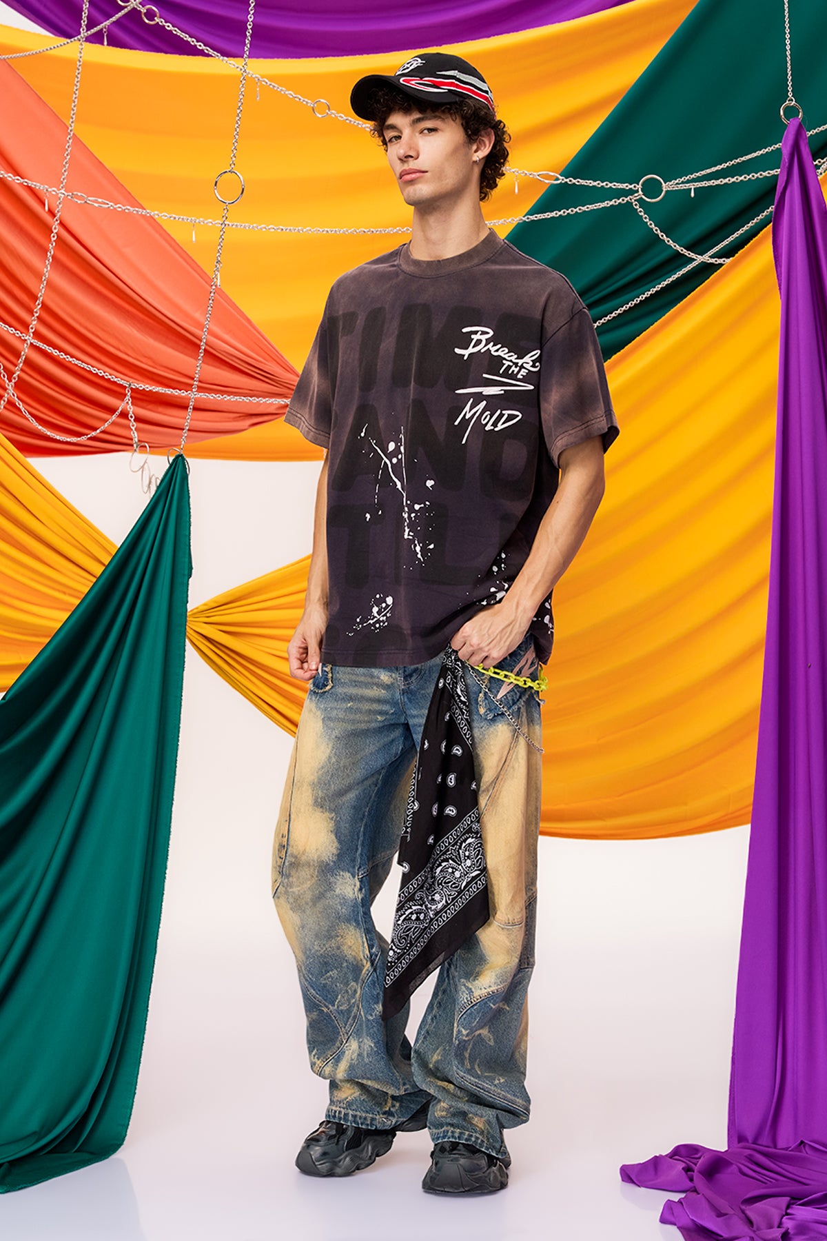 Low Trace Graffiti T-Shirt Khaki