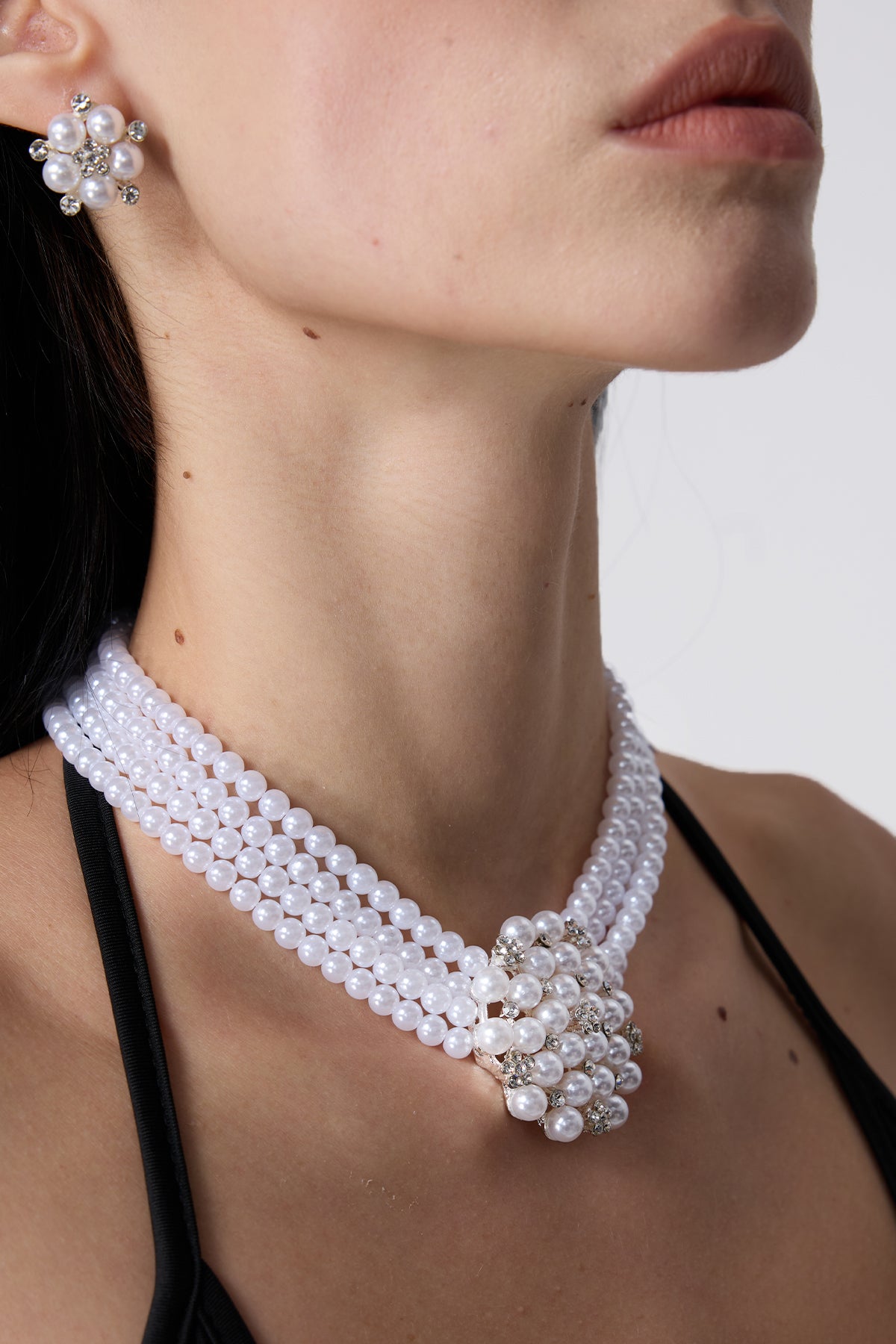 Lustre Metal Flower Pearl Necklace