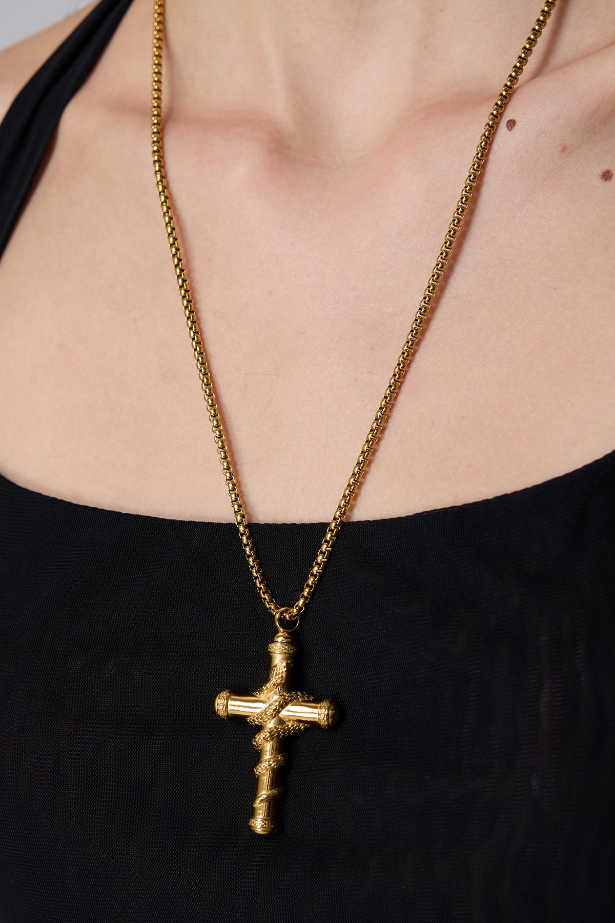 Metal Link Openable Snake Cross Necklace Gold