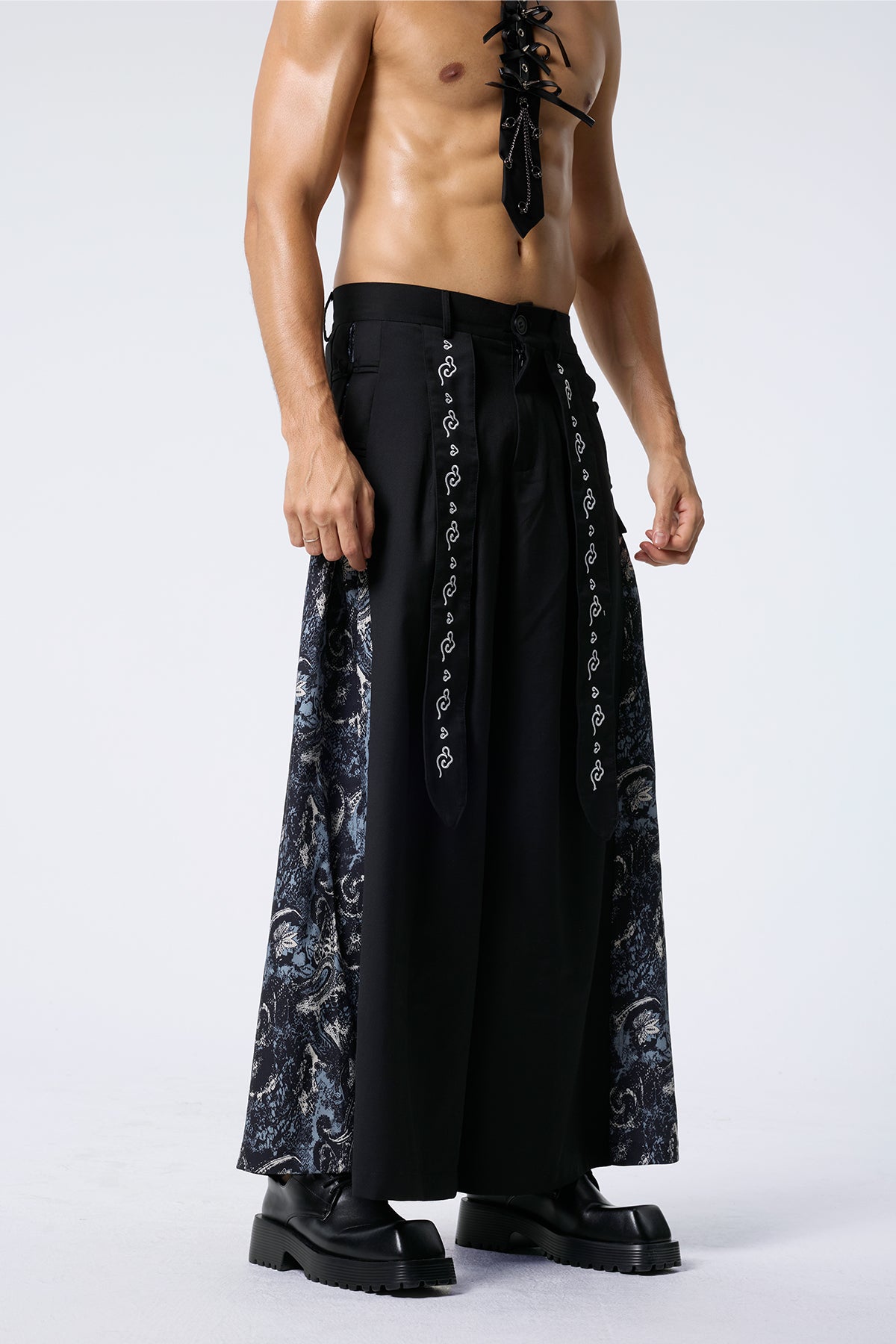 Motion Clue Embroidered Wide Leg Pants