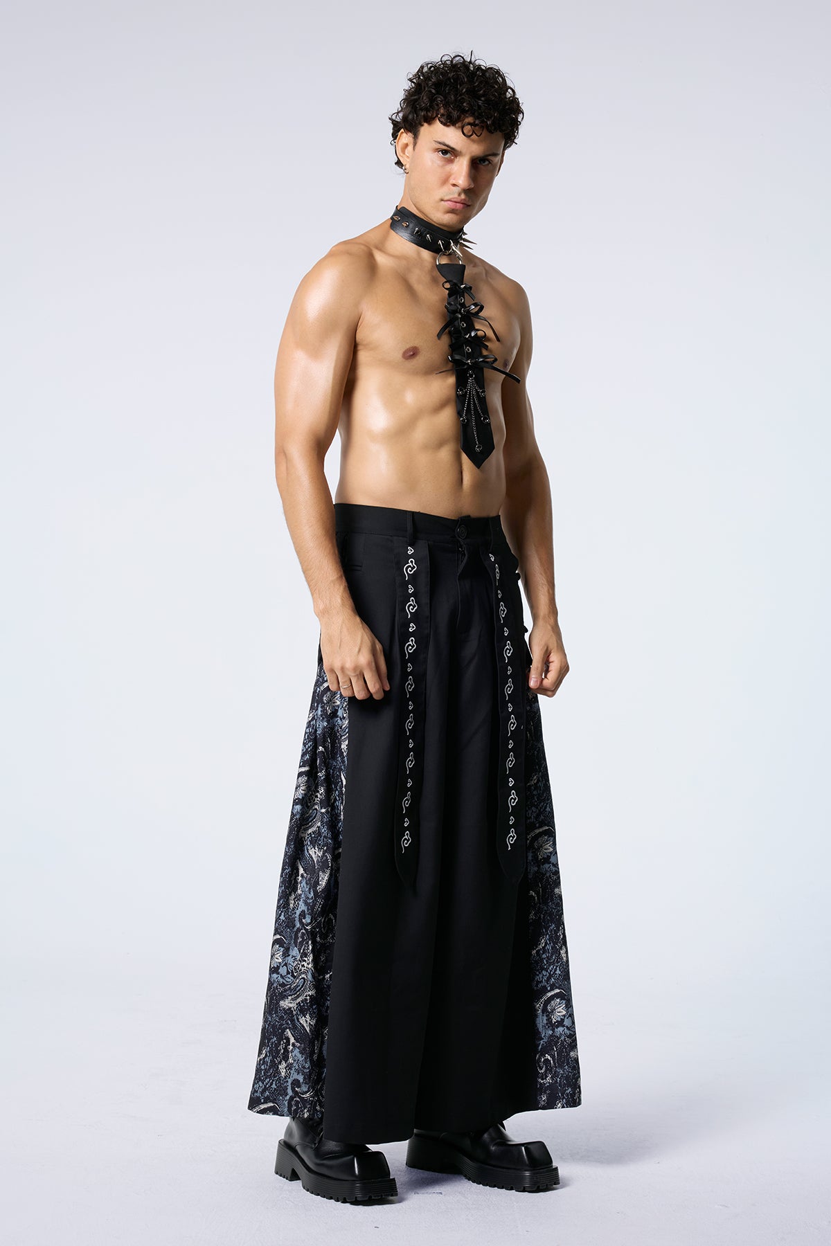 Motion Clue Embroidered Wide Leg Pants