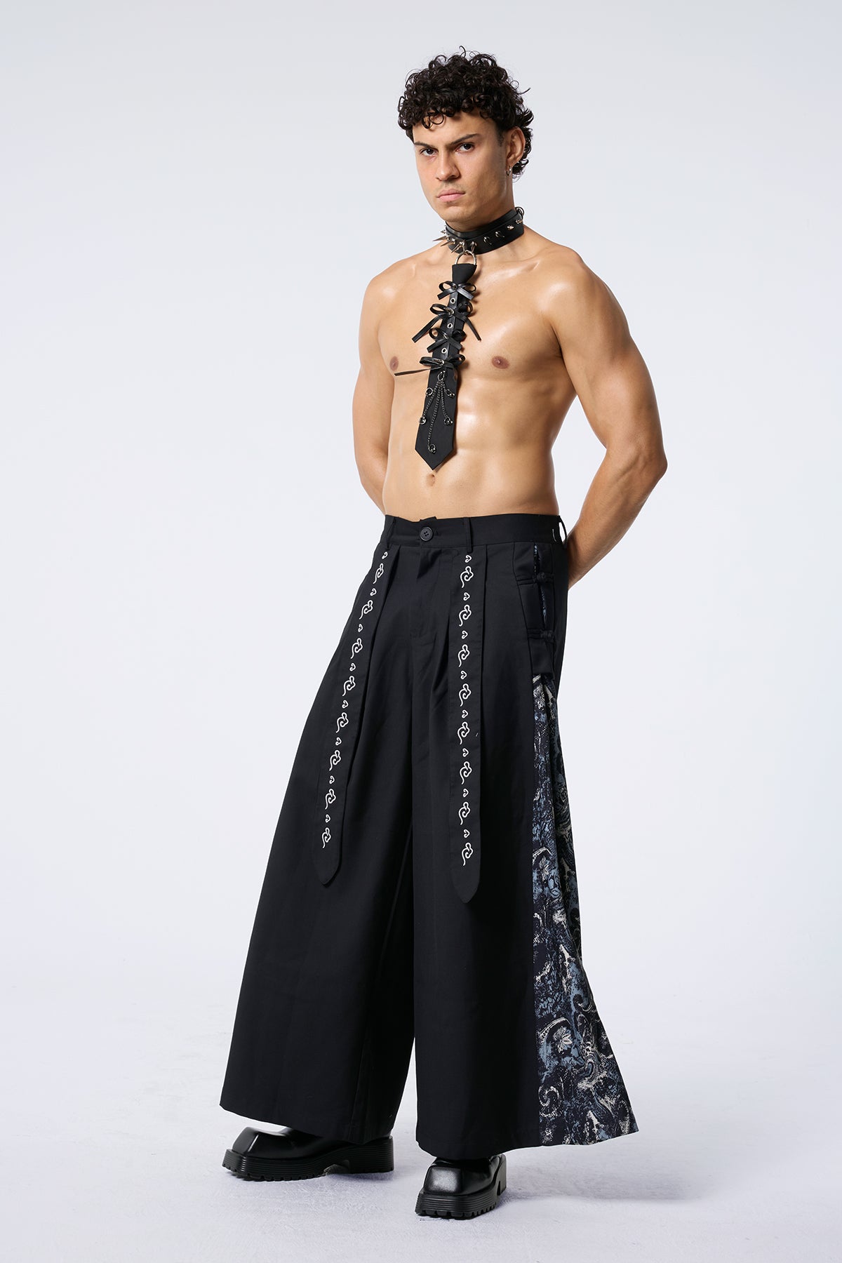 Motion Clue Embroidered Wide Leg Pants