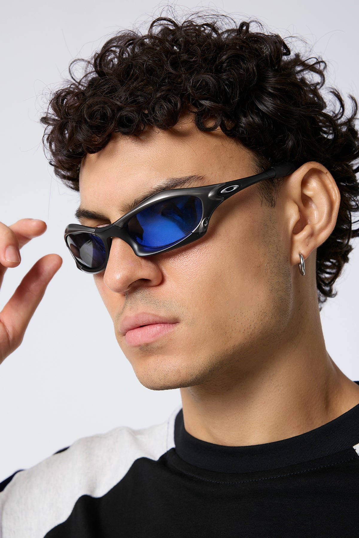 Neonblinkende Metallbrille blau
