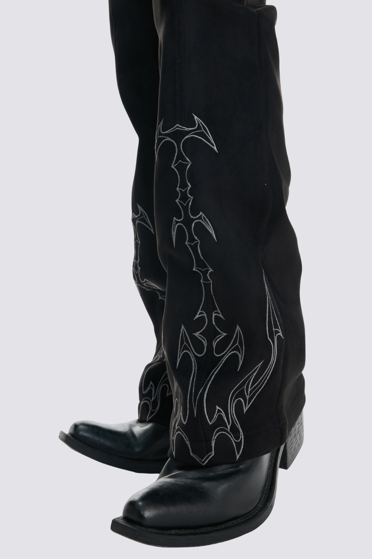 Quiet Utility Embroidery Straight Pants Black