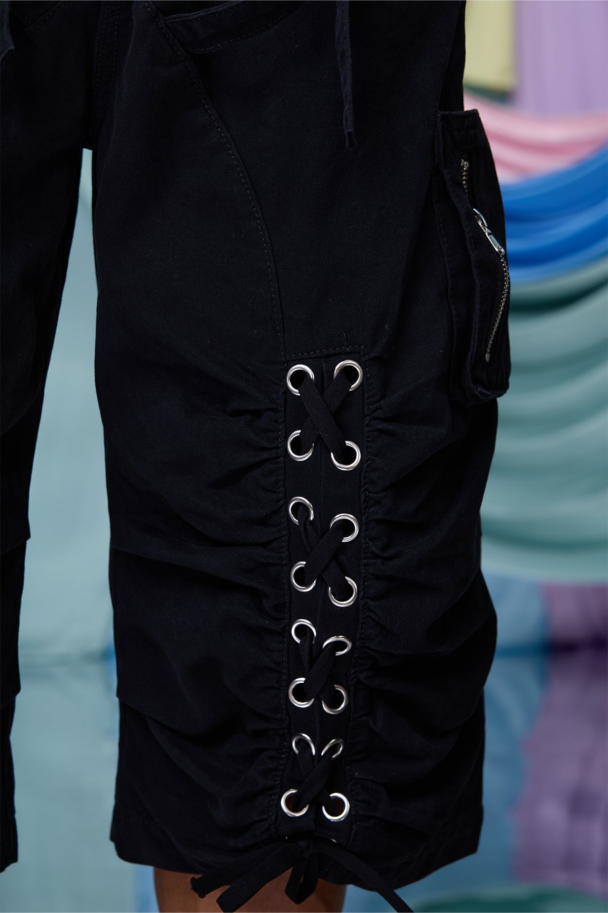 Raw Flare Lace Up Capri Pants Black