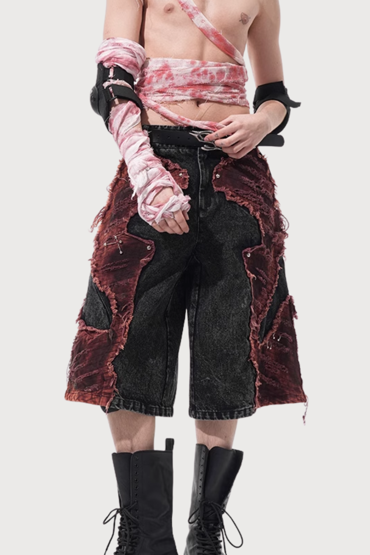 Retro Cut Rivet Short Jeans