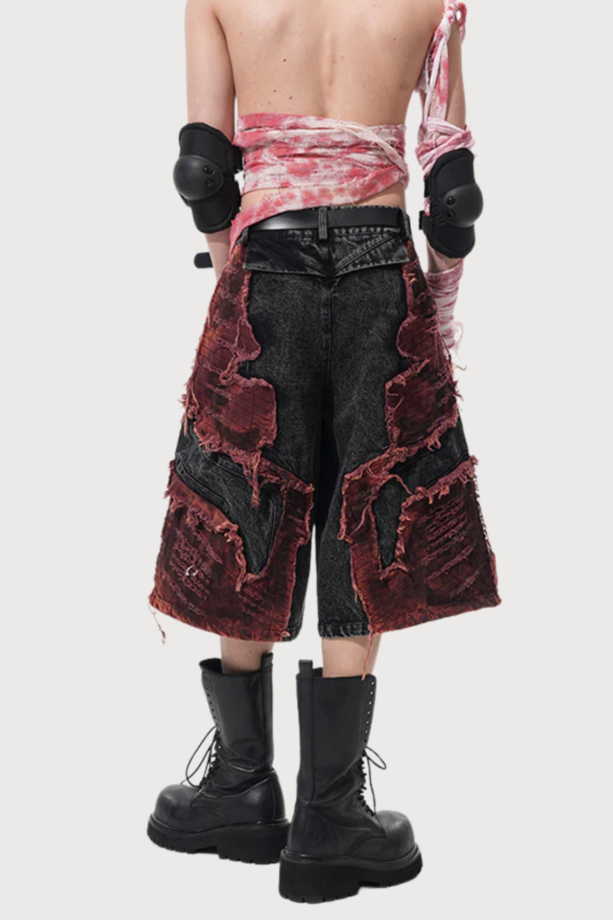 Retro Cut Rivet Short Jeans