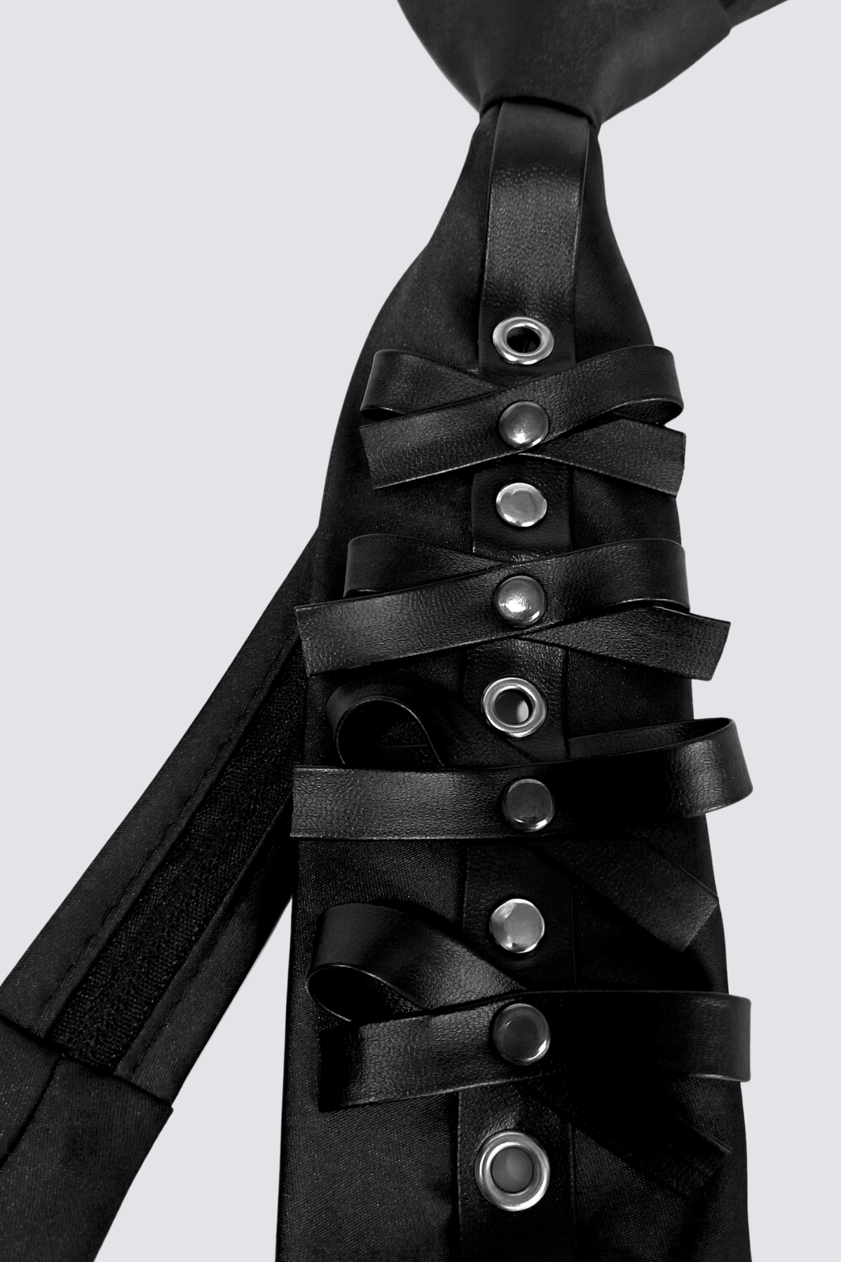 Risk Glint Leather Tie