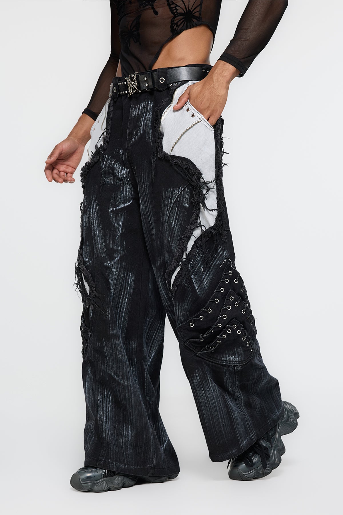 Rugged Line Deconstructed Barrel Jeans