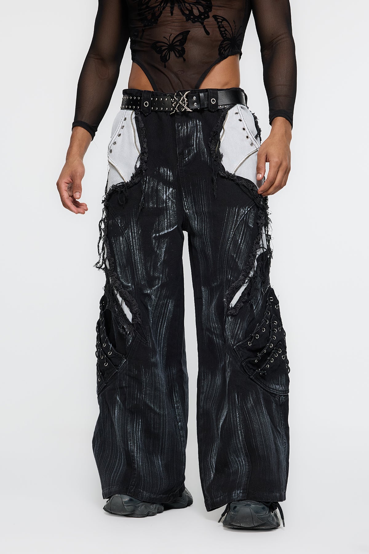 Rugged Line Deconstructed Barrel Jeans