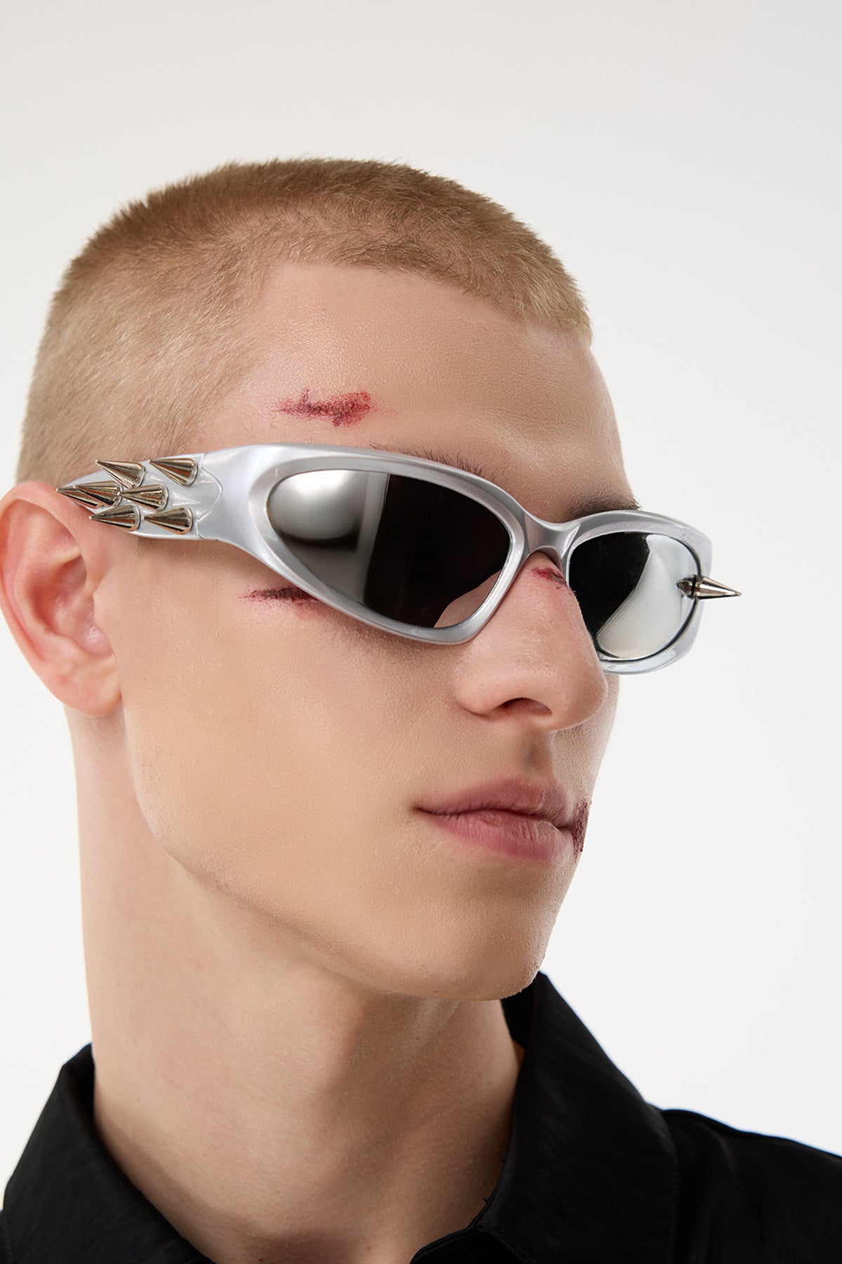 Sharp Beam Rivet Sunglasses