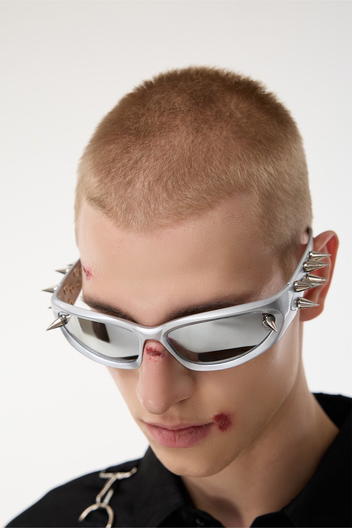 Sharp Beam Rivet Sunglasses