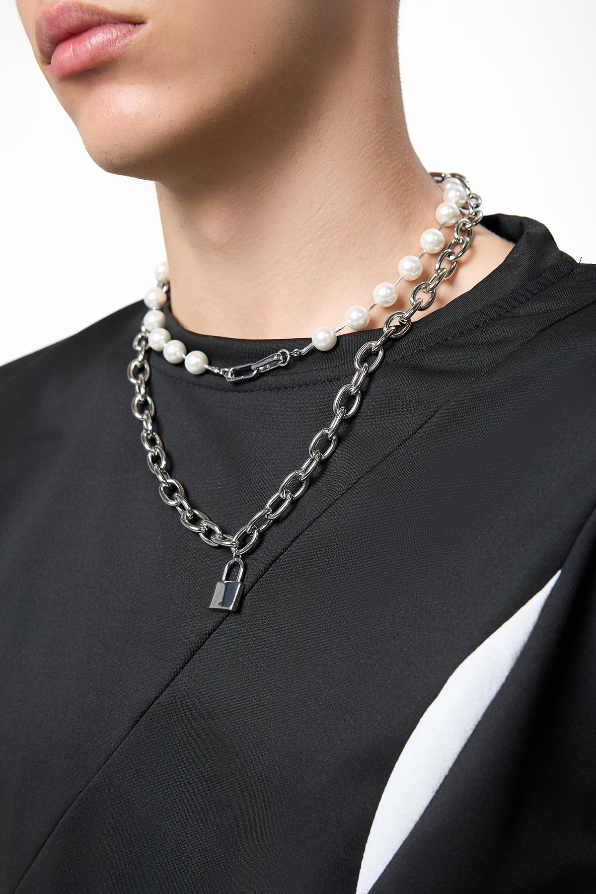 Shine Blend Pearl Metal Necklace