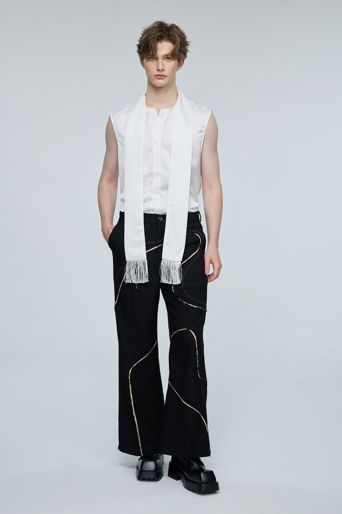 Side Descent Satin Fringe Sleeveless Shirt