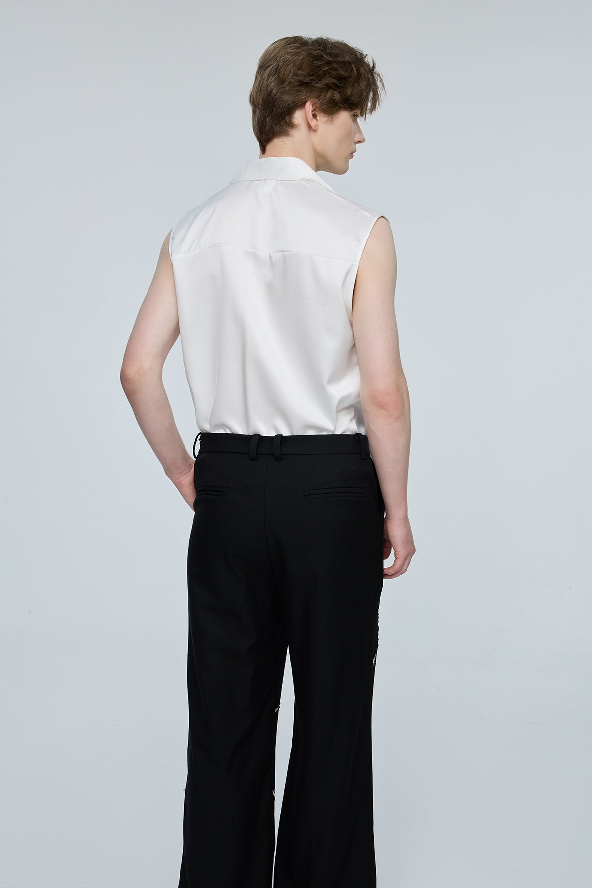 Side Descent Satin Fringe Sleeveless Shirt