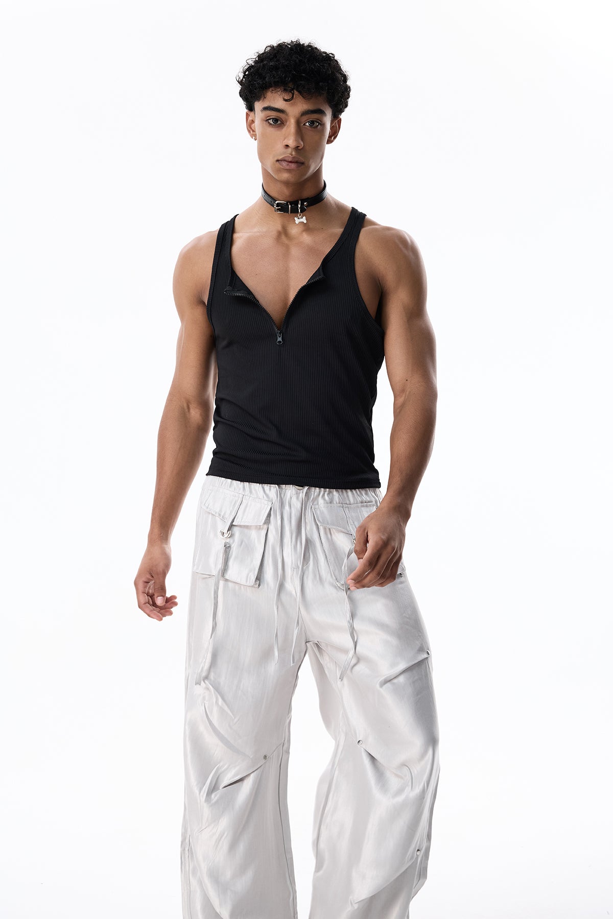 Schwarzer, rauchfarbener V-Ausschnitt-Top aus Laken 