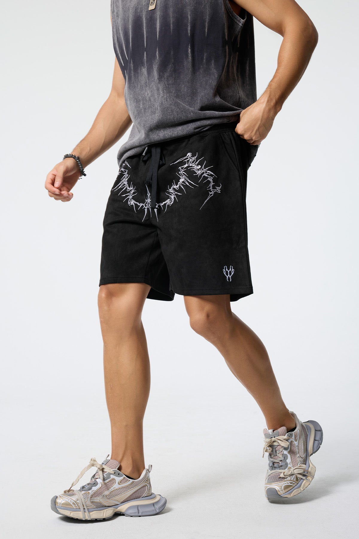 Soft Clasp Embroidered Shorts