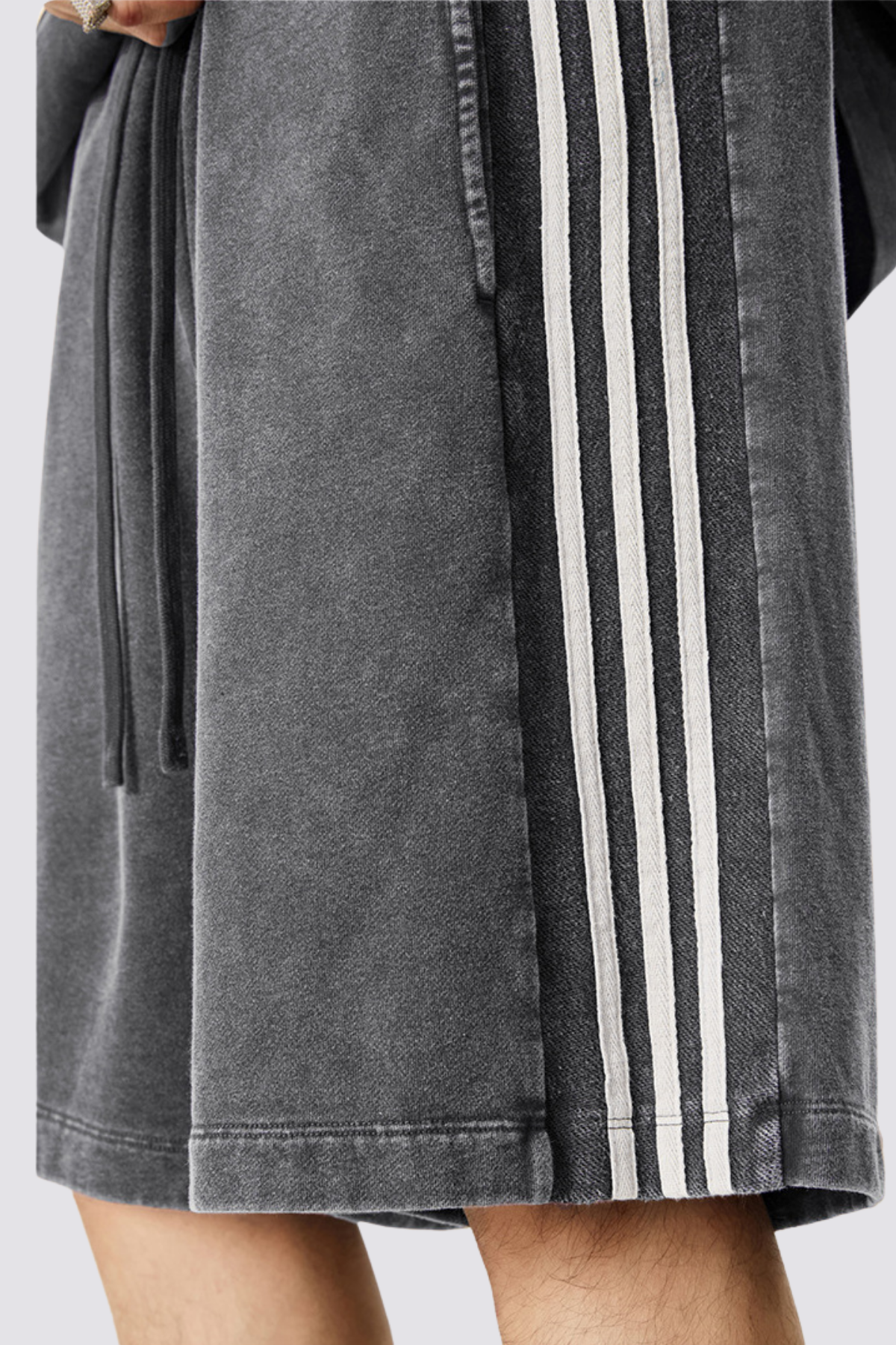 Static Break Three Bars Shorts Grey