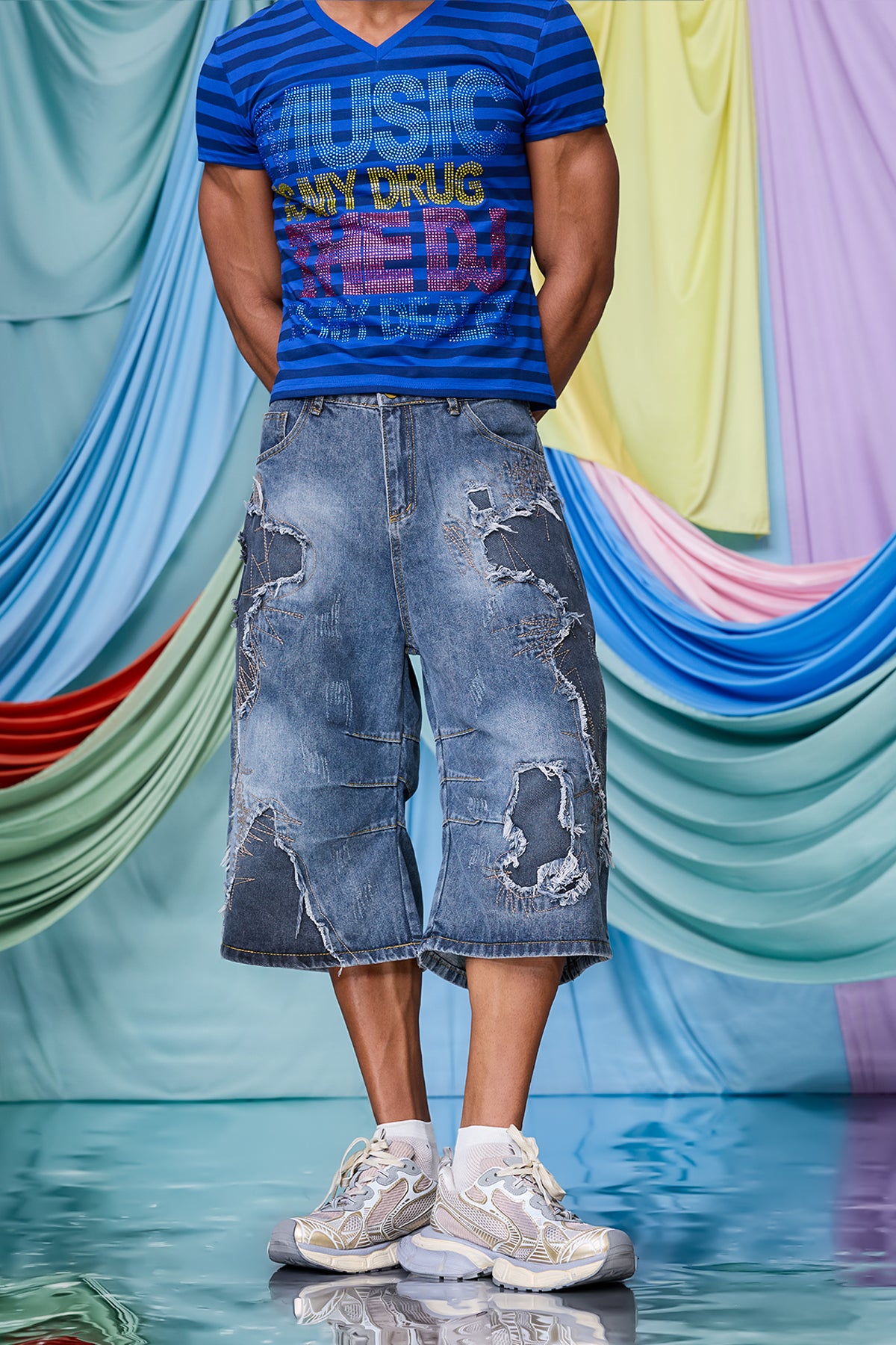 Static Drift Barrel Embroidered Capri Jeans