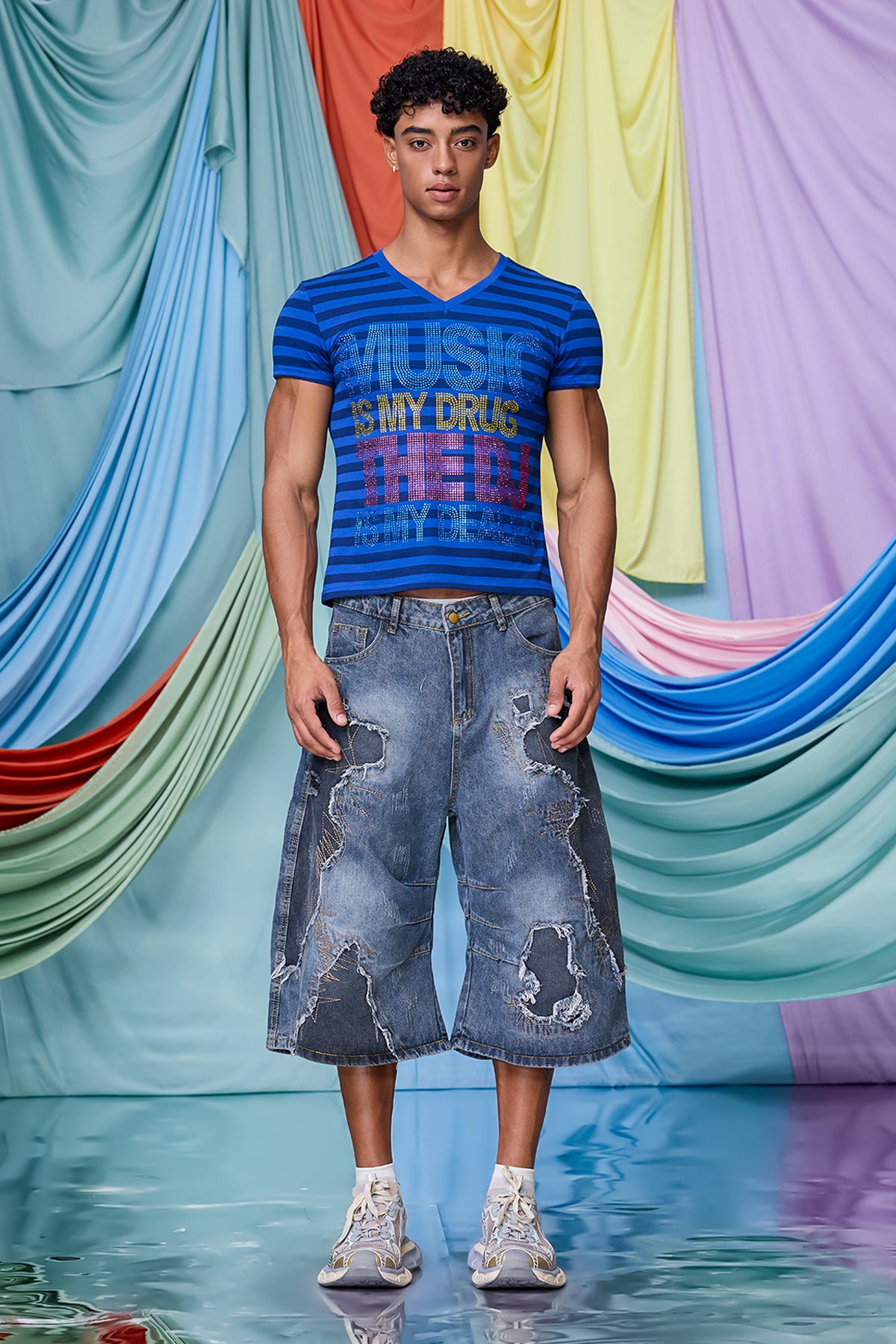 Static Drift Barrel Embroidered Capri Jeans